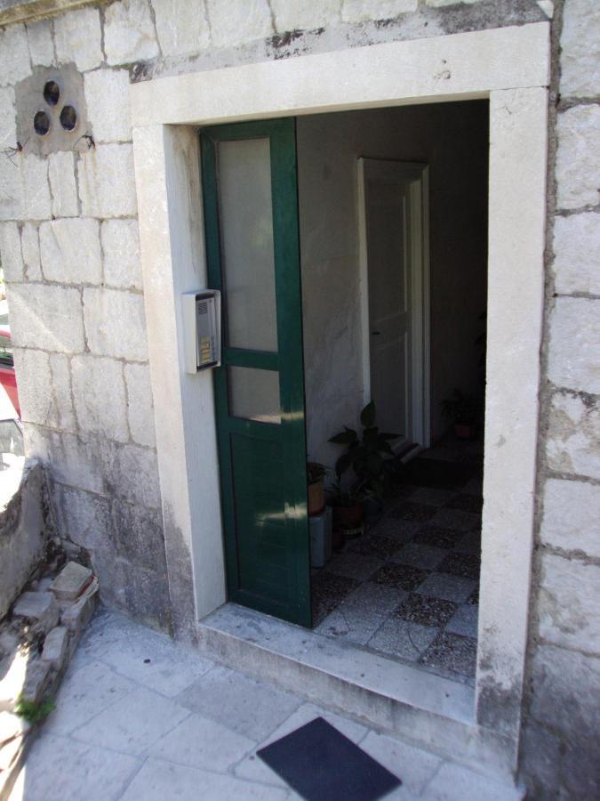 Studio Apartment Sretna Split Buitenkant foto