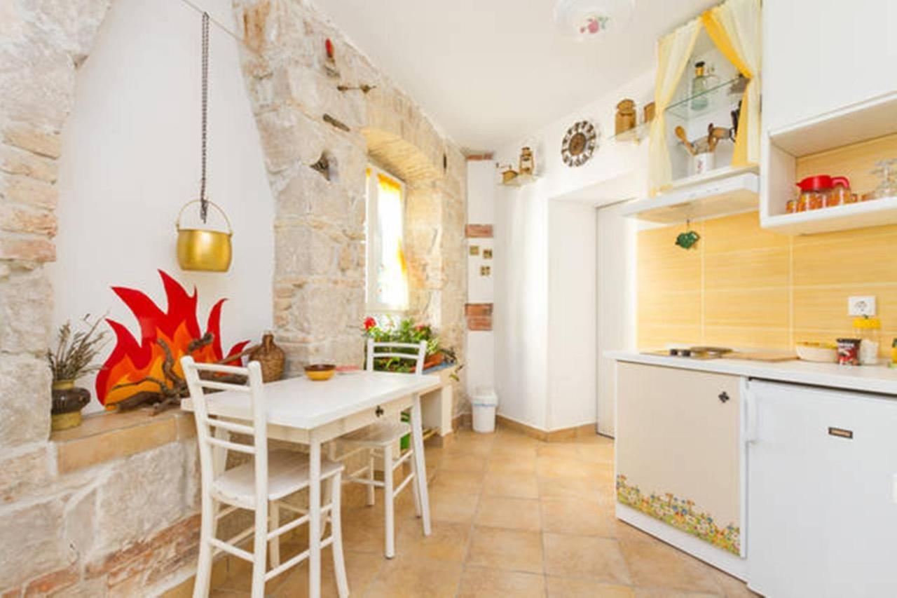 Studio Apartment Sretna Split Buitenkant foto