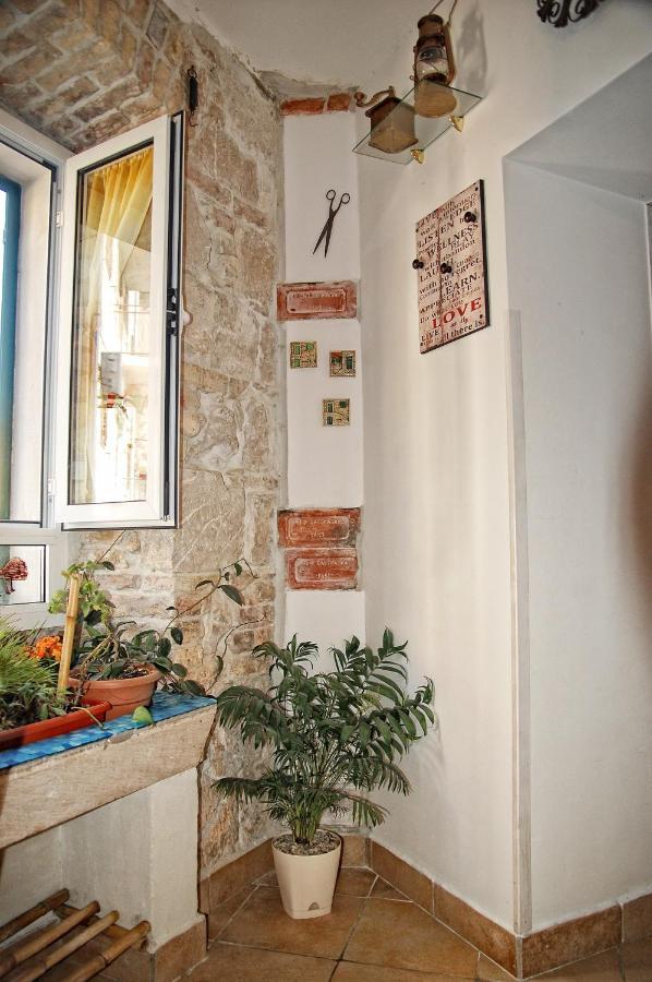 Studio Apartment Sretna Split Buitenkant foto