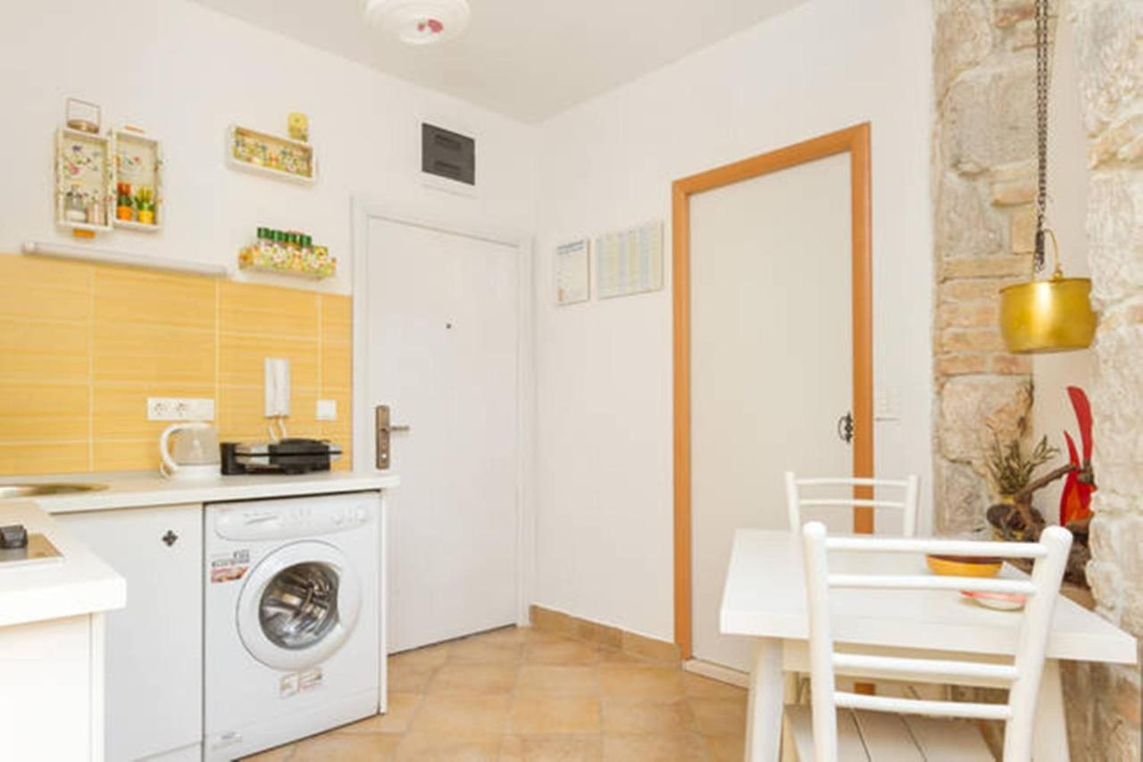 Studio Apartment Sretna Split Buitenkant foto